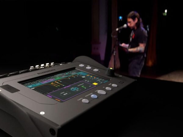 Allen & Heath CQ-20B Digital Mixer with WiFi and Bluetooth Connectivity - Image 2